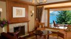 Deluxe Moreno Lake Master Suite